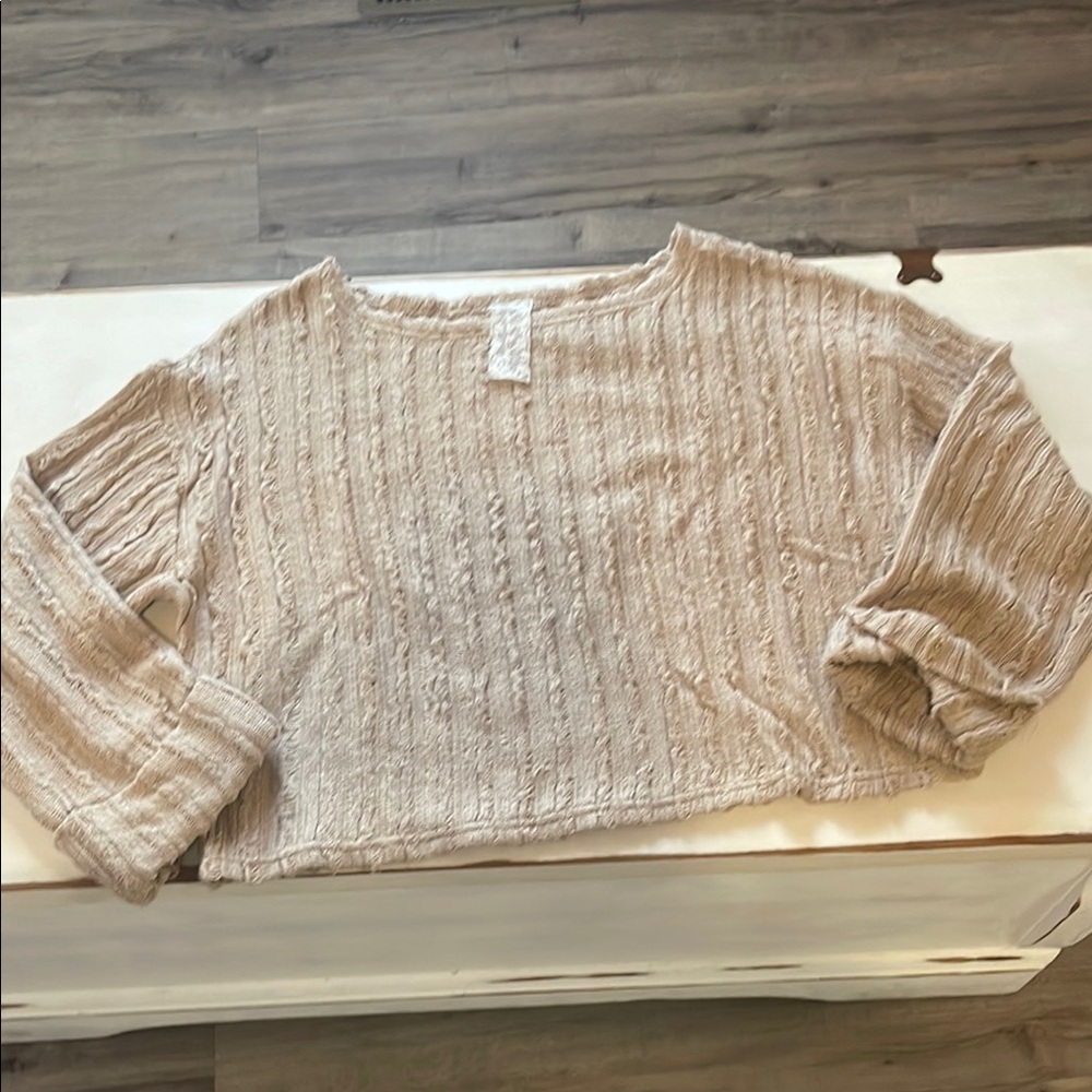 Sadie & Sage Textured Cream Top